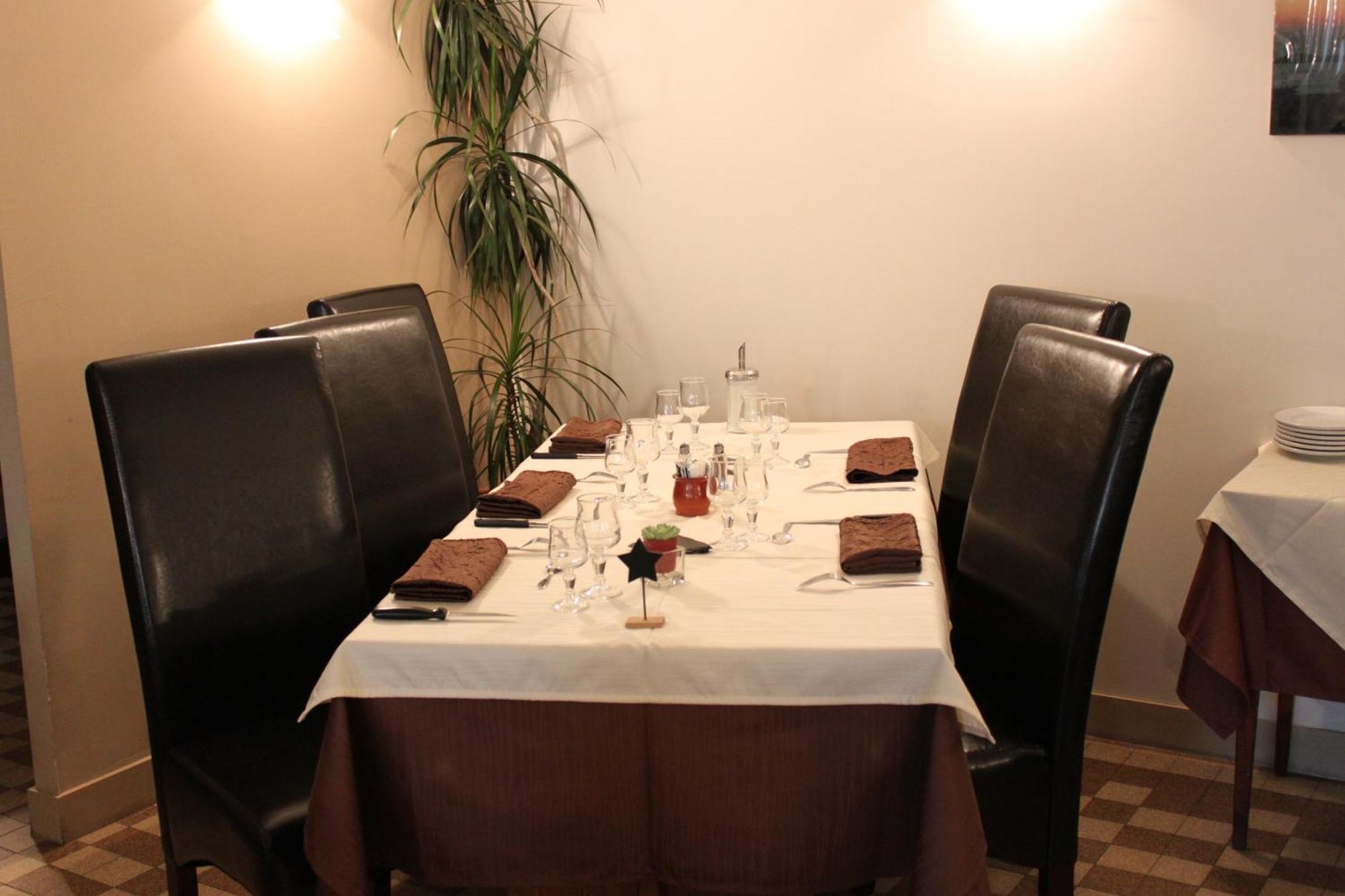 Logis Hotel Restaurant De La Dore Vertolaye Kültér fotó