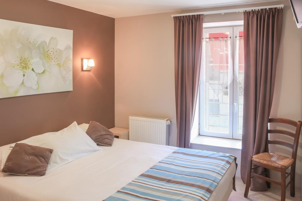 Logis Hotel Restaurant De La Dore Vertolaye Kültér fotó
