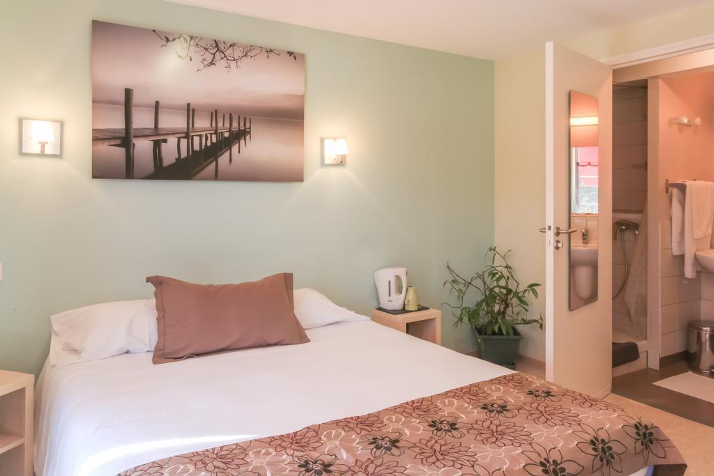 Logis Hotel Restaurant De La Dore Vertolaye Kültér fotó